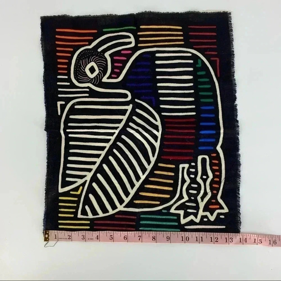 Hand Stitched Panama Bird Kuna Mola reverse Appliqué 16x14 - Picture 5 of 6